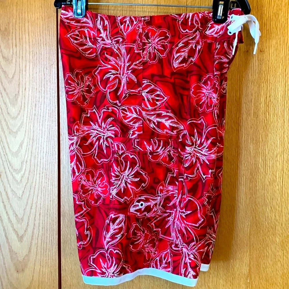 Urban pipeline men 30 x 10. 5 unlined board shorts cargo adj. tie waist EUC